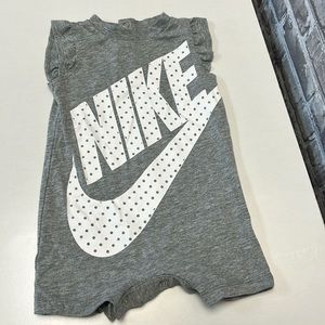 Baby Girls Nike‎ romper